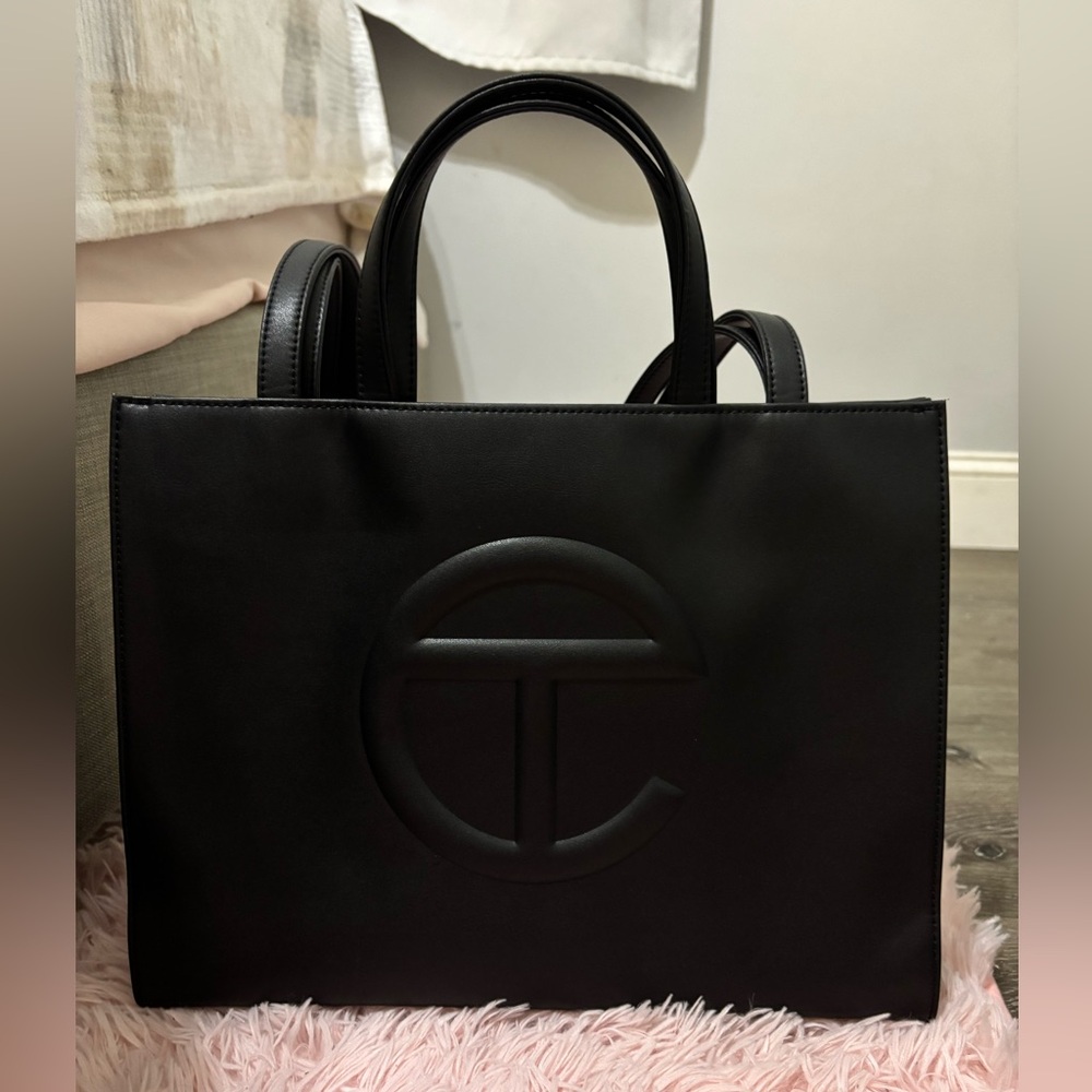 Black Medium Telfar Purse